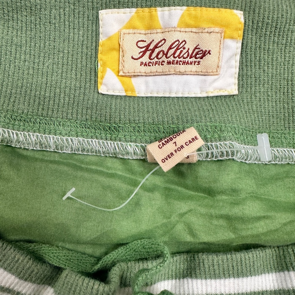 Vintage Hollister Green and White Floral Skirt - Picture 3 of 3